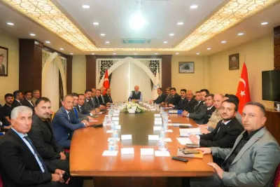 Hakkâri'de Sahipsiz Hayvanlar İçin Kapsamlı Toplantı Düzenlendi