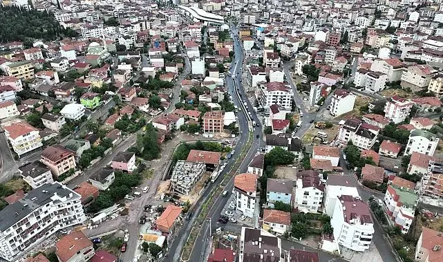 Uğur Mumcu Caddesi modern kimliğine kavuşuyor