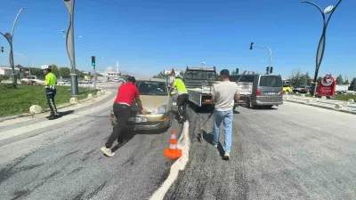 Karaman'da Yola Dökülen Yağ Felakete Davetiye Çıkardı: Otomobil Dubaya Çarptı