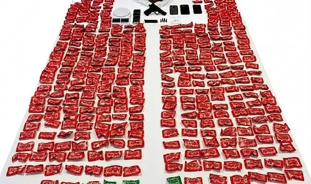 Sancaktepe'de zula operasyonu: Kadıköy'deki depoda kilolarca uyuşturucu ele geçirildi