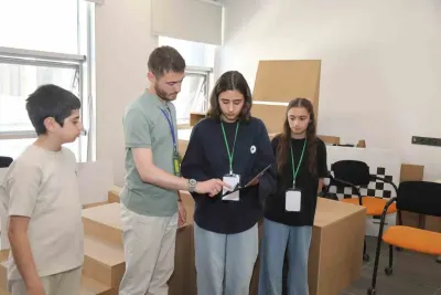 Bursa Teknik Üniversitesinde Öğrenciler Robot Teknolojileriyle Buluştu