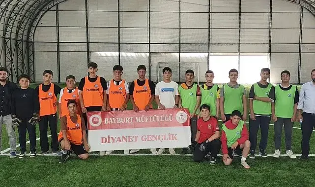 Yaz Kur'an kursu öğrencileri futbol turnuvasında buluştu