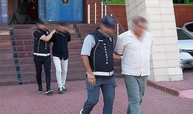 Uyuşturucu suçlarından aranan 2 hükümlü yakalandı