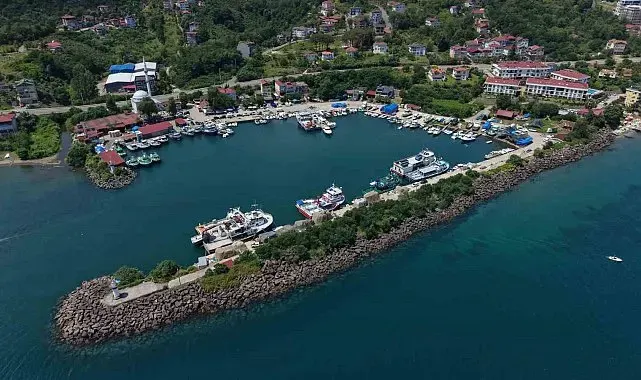 Karadenizli balıkçılar sezon için ağ bakımlarını sürdürüyor