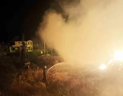 Seydikemer'de Bitki Atıkları Yangını Korkuttu: İtfaiye Ekipleri Hızla Söndürdü