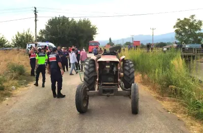 Turgutlu’da Tarım İşçilerini Taşıyan Traktör Kasası Devrildi: 4 Yaralı