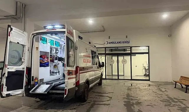 Yılan, bahçeye inen adamın ayağına saldırdı