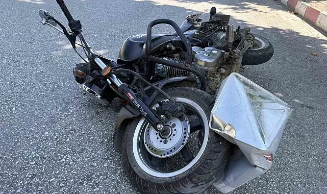 Kastamonu'da motosiklet yola düşen tenekeye çarptı: 1 yaralı