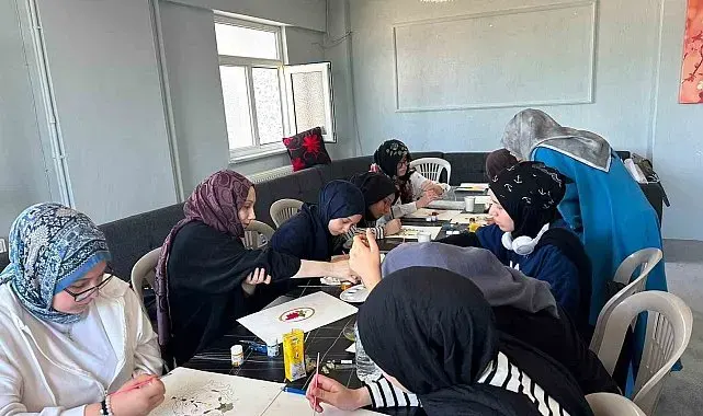Alaplı'da gençler telefon ekranından tezhip sanatına yöneldi