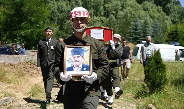 Barış Harekâtı'nın 52'nci yılında Bayburtlu Kıbrıs gazisi toprağa verildi