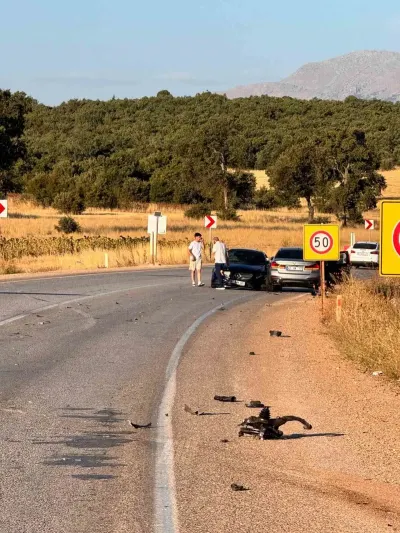 Beyşehir’de Üç Otomobil Zincirleme Kaza Yaptı: 6 Kişi Yaralandı