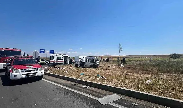 Tekirdağ'da kamyon ile otomobil çarpıştı: 2 ölü, 3 yaralı