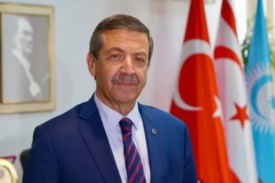 KKTC Dışişleri Bakanı Ertuğruloğlu'ndan Kıbrıs Açıklaması: Yegane Zemin Egemen Eşit İki Devlet
