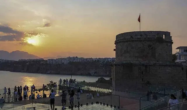 Hıdırlık Kulesi yeniden Antalyalılarla buluştu