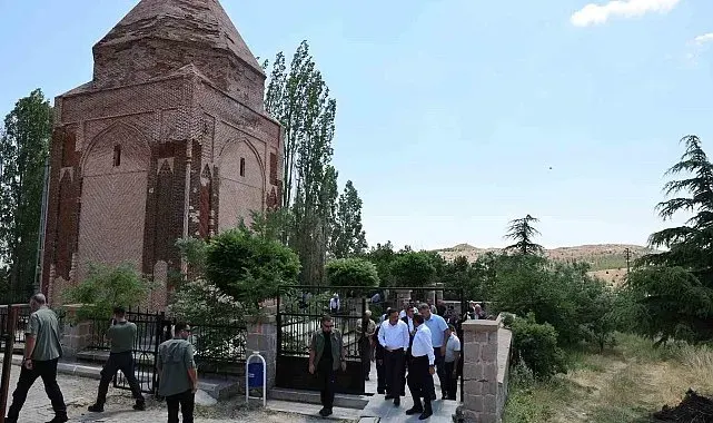 Melikgazi Türbesi Restorasyon ve Peyzaj Projesi için yerinde inceleme