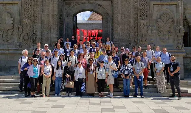 Yapay zekâ çağında kimya eğitiminin kalbi Erzurum'da attı