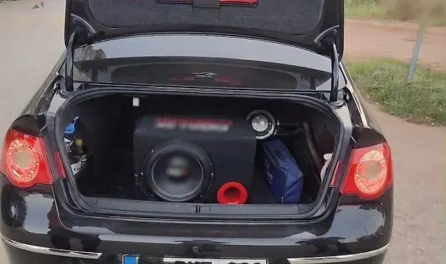 Yüksek sesli müzik ve abartı egzozla araç kullanan sürücülere 113 bin 719 TL ceza