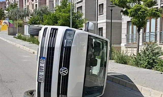 İki kamyonet çarpıştı: 6 yaralı
