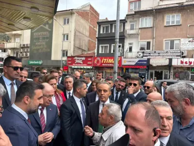 Milli Savunma Bakanı Yaşar Güler Afyonkarahisar'da Esnafın Taleplerini Dinledi