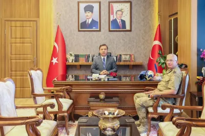 Erzincan Valisi Hamza Aydoğdu'dan Yeni İl Jandarma Komutanı Altundarak'a Kabul