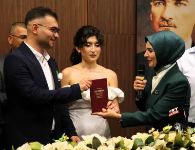 Bakan Göktaş Aile ve Gençlik Fonu Desteği Alan Çiftin Nikah Şahidi Oldu