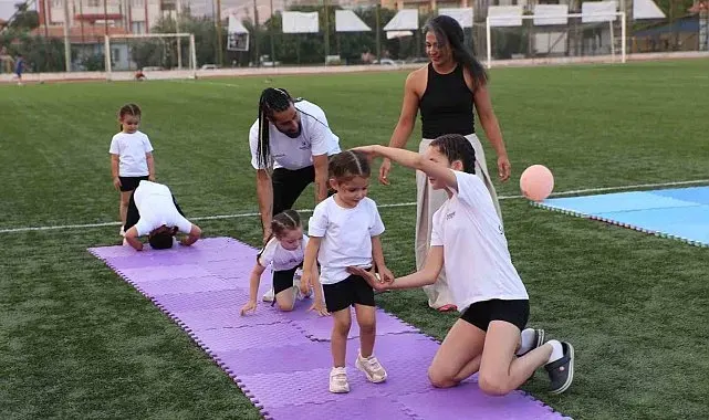 Sarıgöl'de minik cimnastikçilerden nefes kesen gösteri