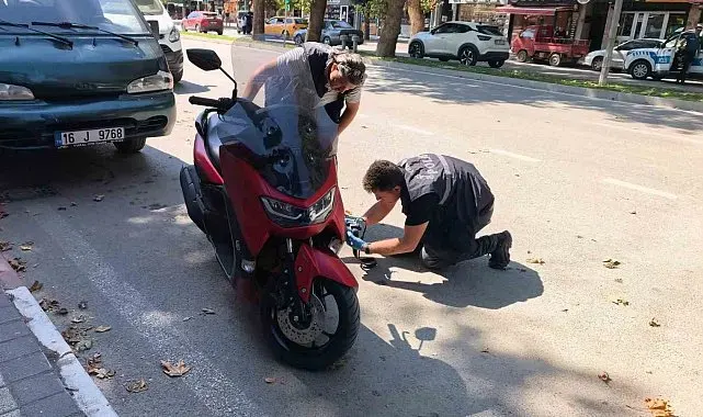 Motosikleti aldı, plakanın sahte olduğunu polis kontrolünde öğrendi