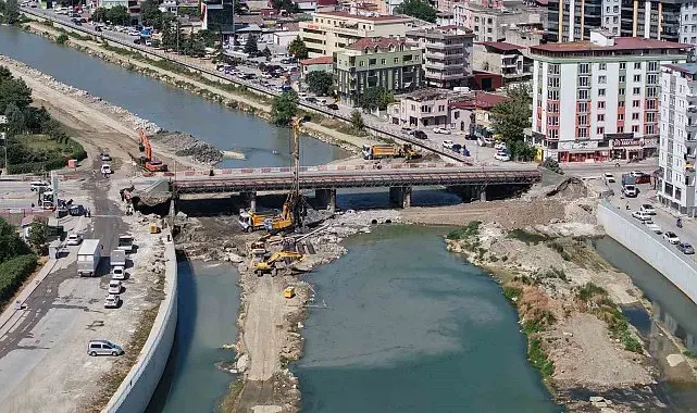Samsun'da köprü tedbir amaçlı trafiğe kapatıldı