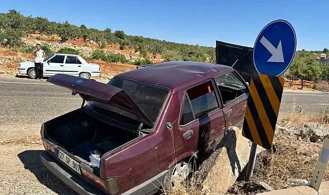Otomobil refüje çarptı: 3 yaralı