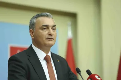 CHP Sözcüsü Müslim Sarı'dan Açıklama: Kurultayın Önünde Hukuki Engel Kalmadı