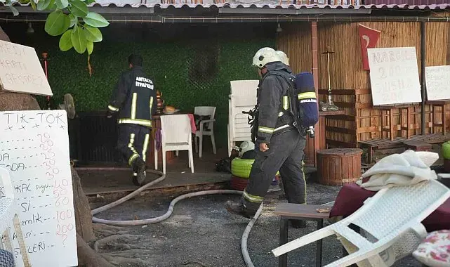 Zabıtanın yer işgali uyarısına kızdı, dükkanını ateşe verdi