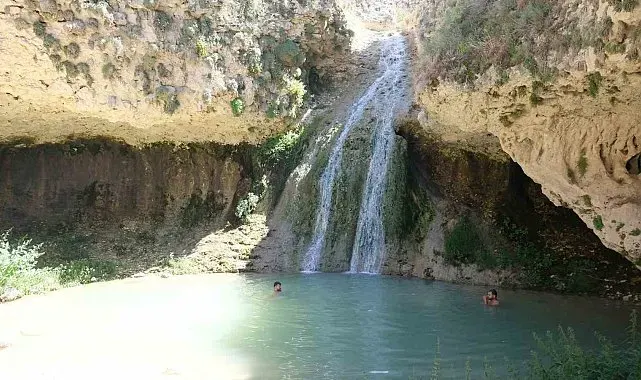 Karaman'da Akpınar Şelalesi yeniden akmaya başladı