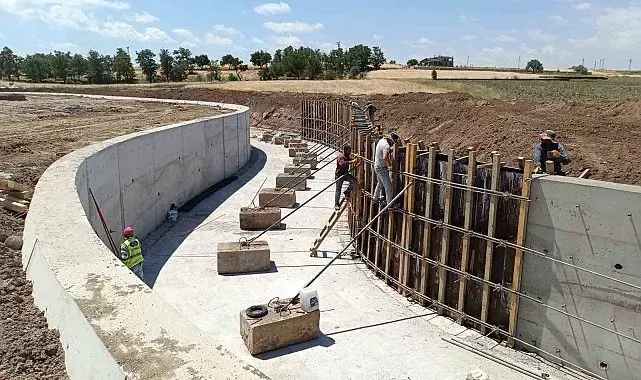 Sosun Deresi'nde taşkın koruma çalışmaları sürüyor