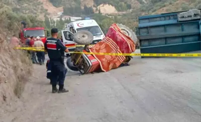 Aydın Köşk'te Traktör Kazası: Seyyar Fırın Taşıyan Araç Devrildi, 1 Ölü