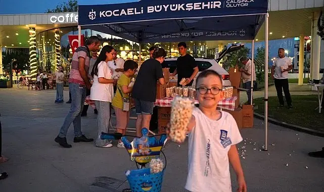 Kocaeli'de yaz akşamları müzik ve sinema rüzgarıyla renklendi