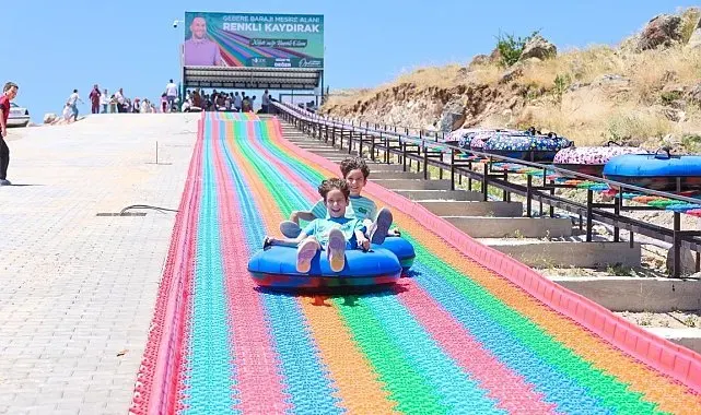 Türkiye'nin en uzun renkli kaydırağı Niğde'de hizmete girdi