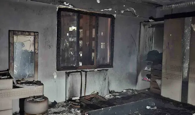 Diyarbakır'da yangında 2 kadın, merdivenli araçla tahliye edildi