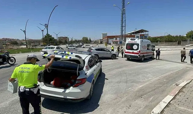 Karaman'da otomobille çarpışan motosikletin sürücüsü yaralandı