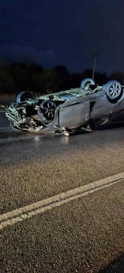 Sakarya'da Kontrolden Çıkan Otomobil Tarım Araçlarına Çarptı: 1 Yaralı