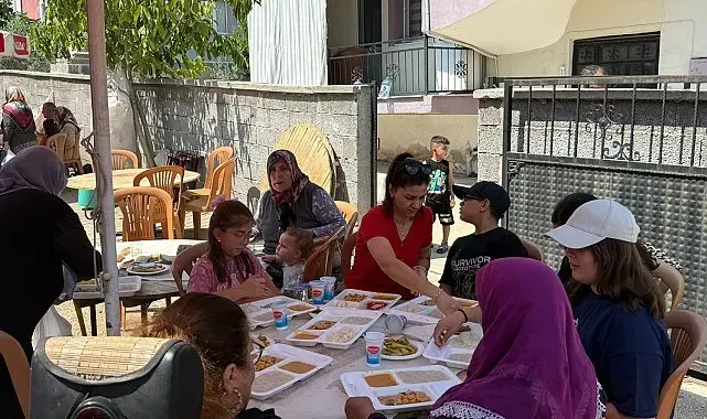 Irmak öğretmen memleketi Kula'da dualarla anıldı