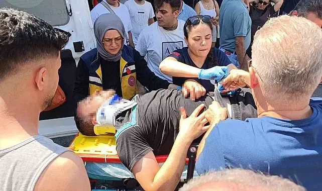 Otomobil ile çarpışan motosikletli metrelerce havaya savruldu