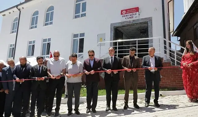 Aslanapa Dere köyü camii ibadete açıldı