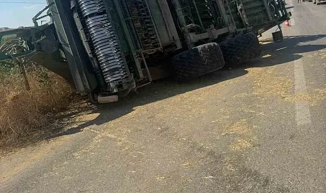 Ankara'da balya makinasından çıkan yangında traktör yandı