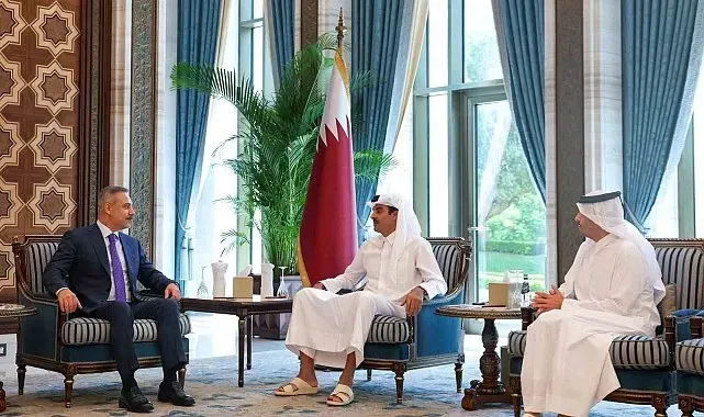 Bakan Fidan, Katar Emiri Al Thani ile bir araya geldi