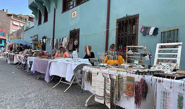 Kadın girişimciler geleneksel zanaatları modern tasarımlarla buluşturuyor