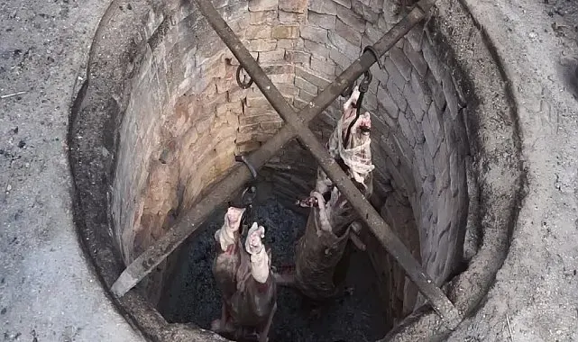 Özel kuyularda 2,5 saatte pişiriliyor sadece süt kuzusu kullanılıyor