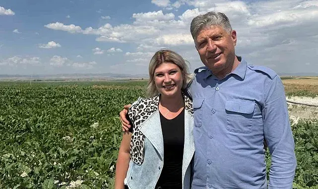 "Kız çocuğu yapamaz" diyenlere inat tarlada babasının sağ kolu oldu