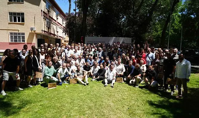 30 yıl sonra mezun oldukları okulda buluşturlar