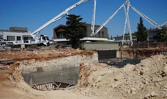 İnşaat şantiyesinde göçük: 2 işçi yaralandı