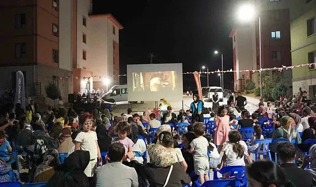 Kahta Belediyesi'nden çocuklara unutulmaz sinema gecesi